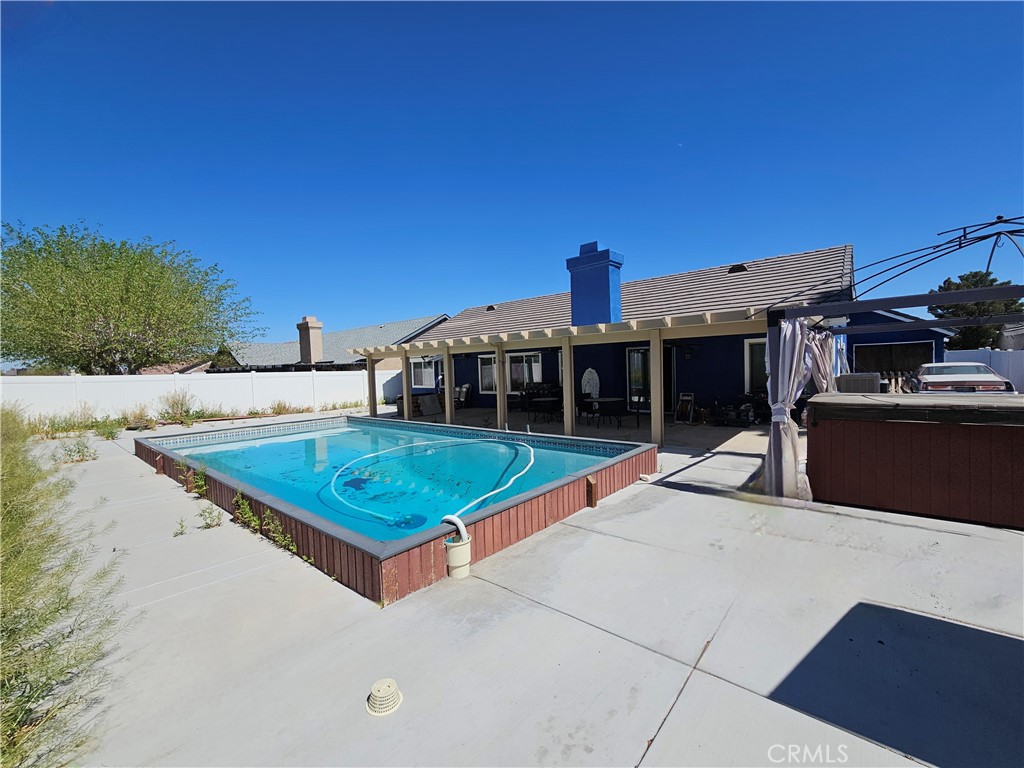 12996 Pacoima Property Photo 7