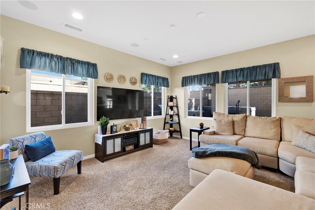5341 Parma Property Photo 10