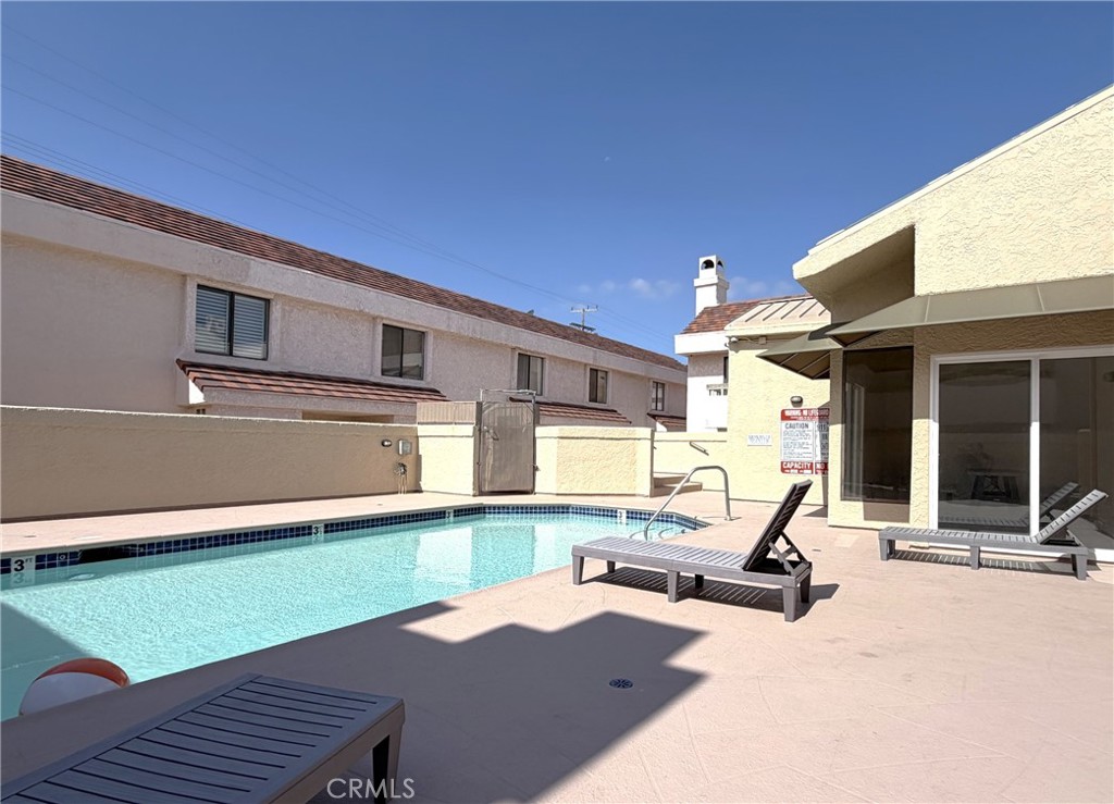 9906 Owensmouth 12 Property Photo 21