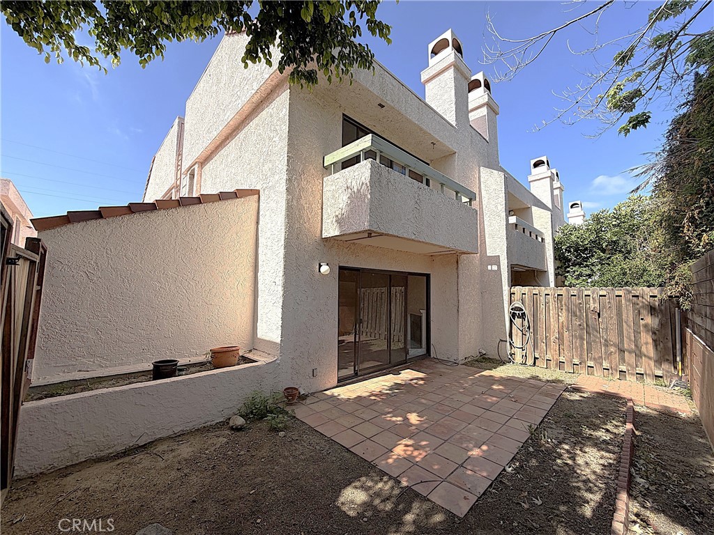 9906 Owensmouth 12 Property Photo 23