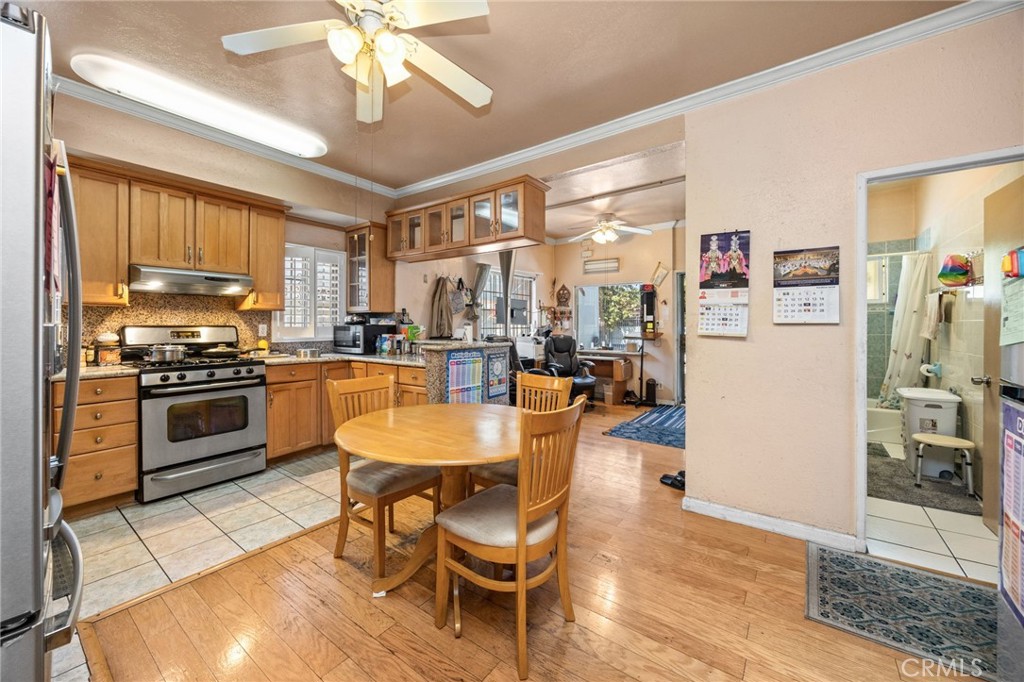 451 E Vernon Property Photo 35
