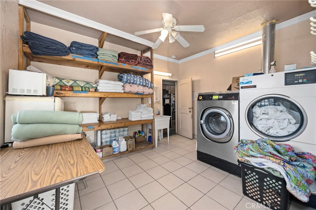 451 E Vernon Property Photo 41