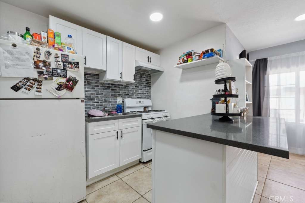 603 Hill Property Photo 2