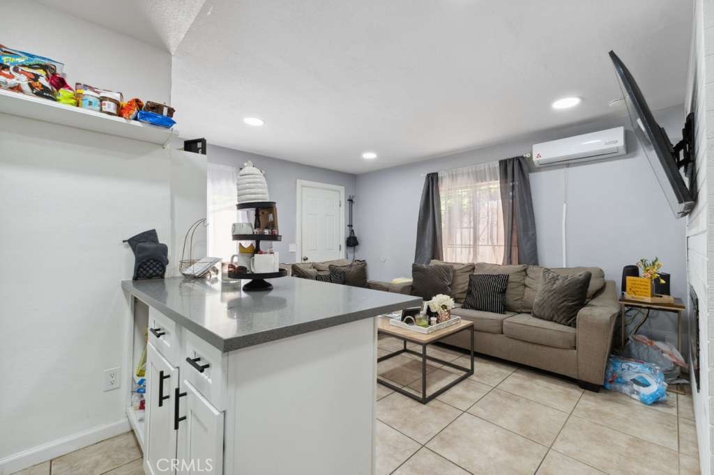603 Hill Property Photo 5