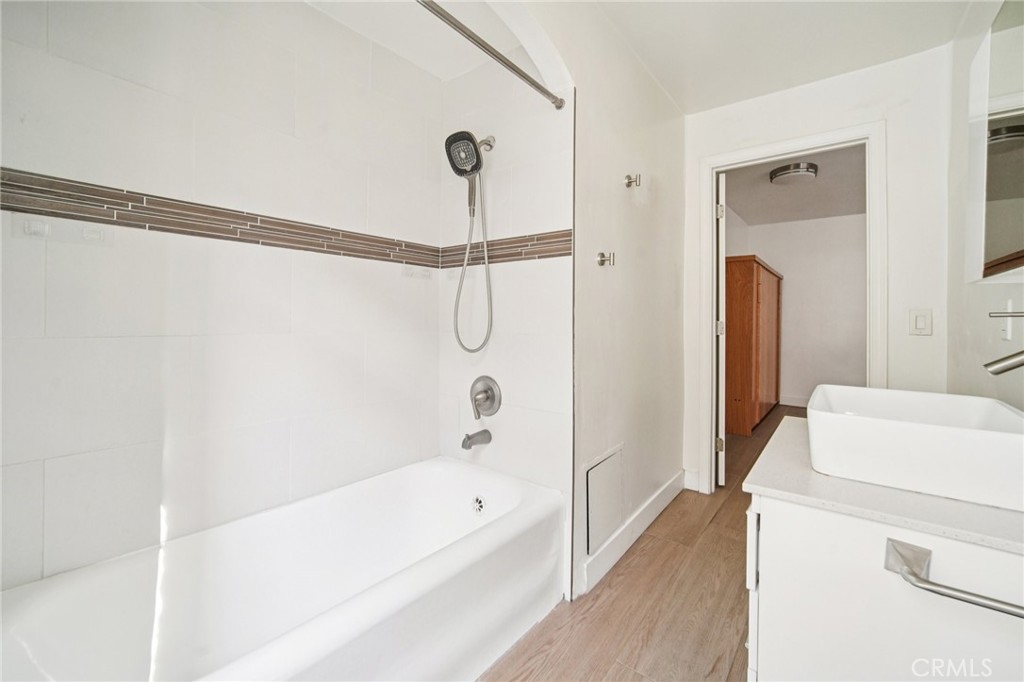 140 Linden 356 Property Photo 3