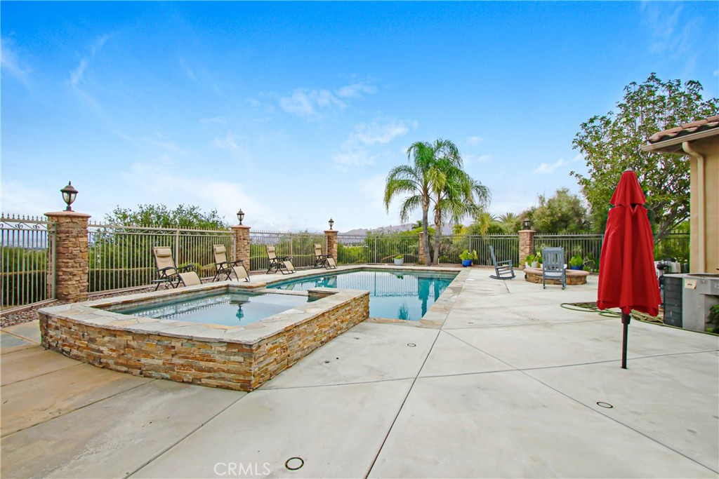 498 Green Orchard Property Photo 10