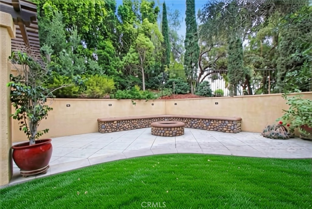 498 Green Orchard Property Photo 14