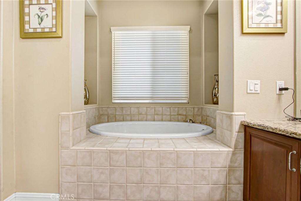 498 Green Orchard Property Photo 19