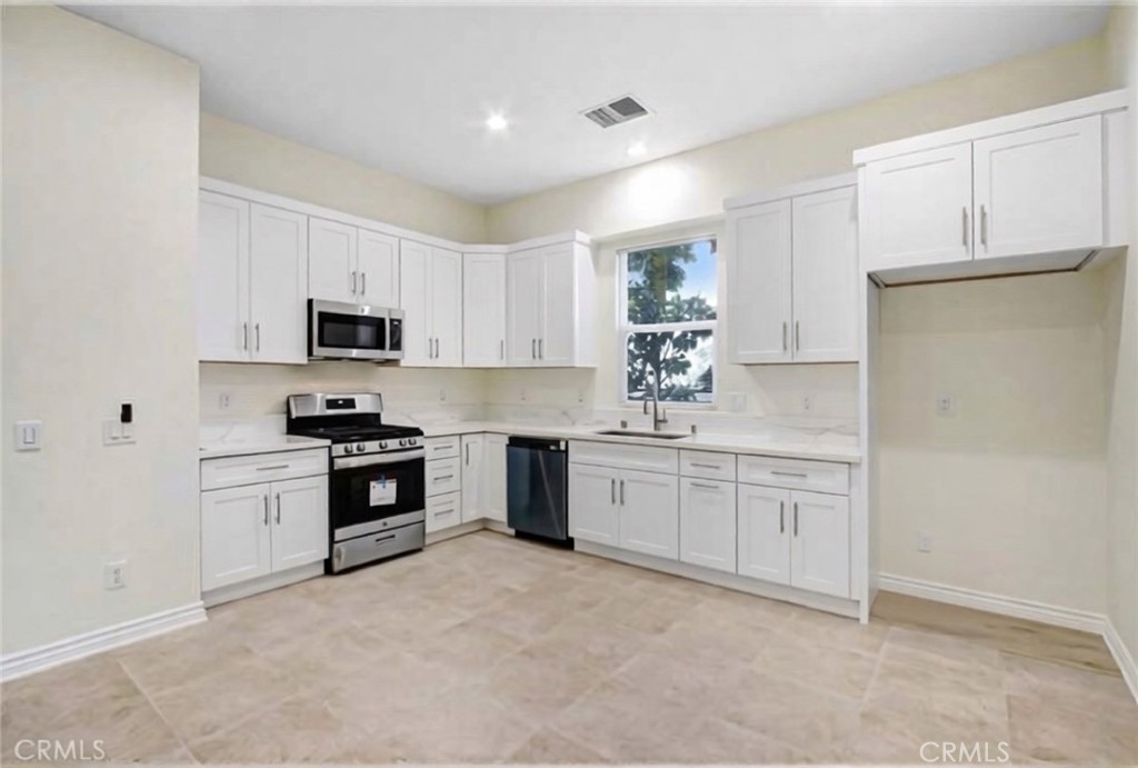 498 Green Orchard Property Photo 36
