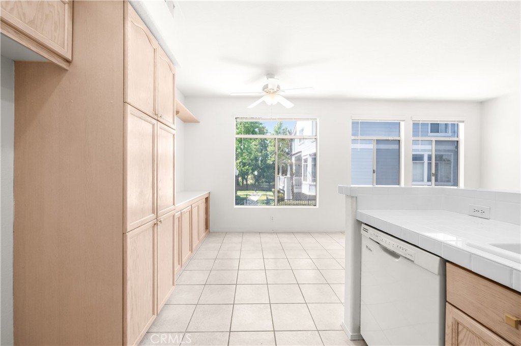 522 N Pageant Property Photo 23
