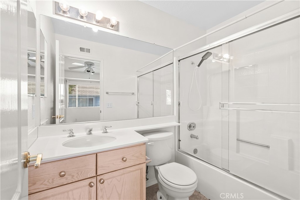 522 N Pageant Property Photo 28