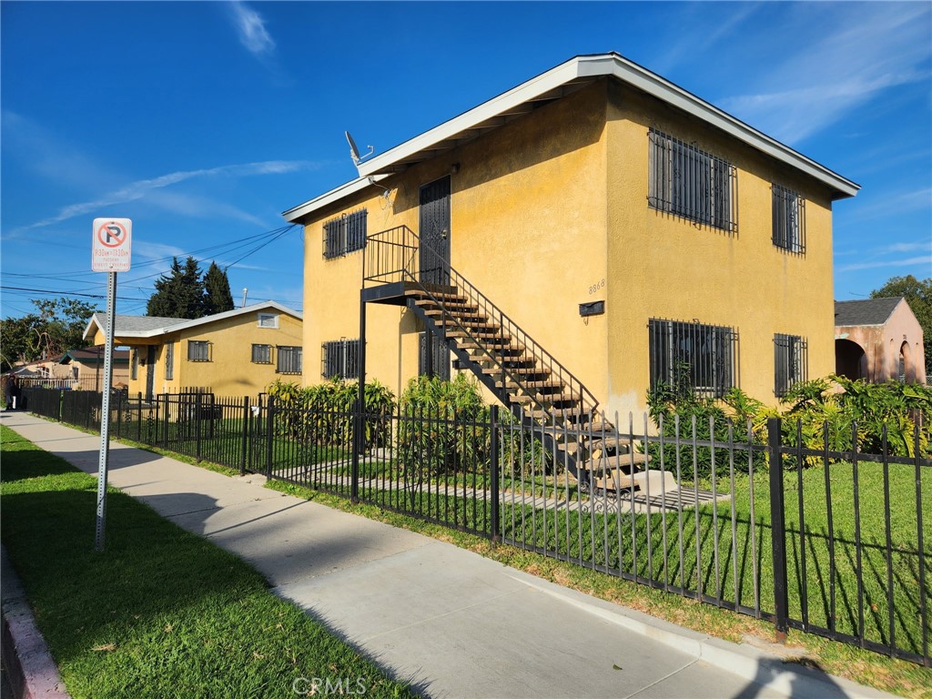 8866 S Wall St Property Photo 1