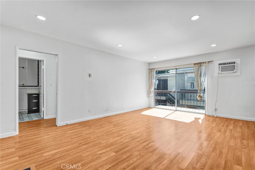 1840 Camden 202 Property Photo 7