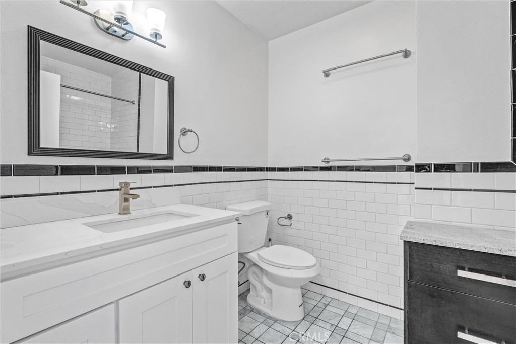 1840 Camden 202 Property Photo 16