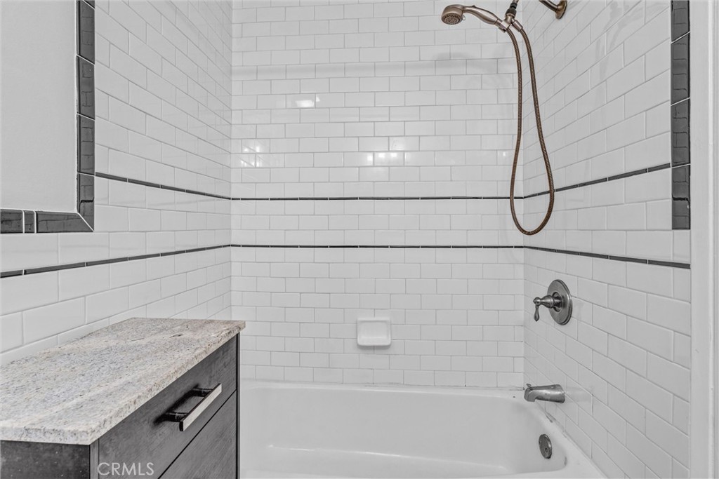 1840 Camden 202 Property Photo 17