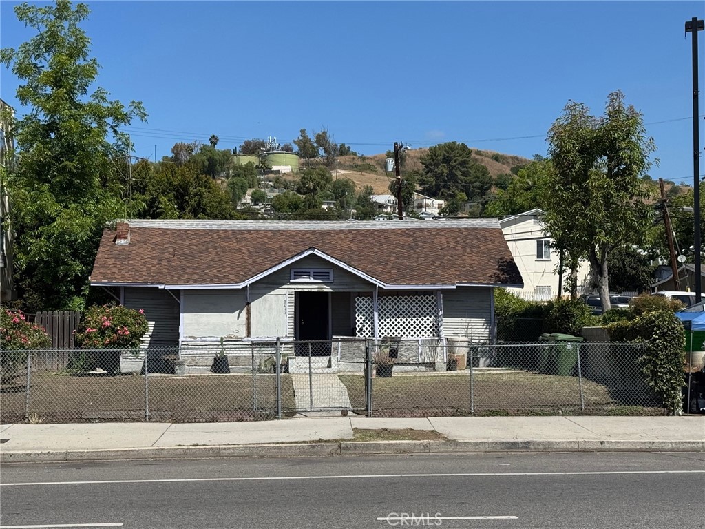 5077 Huntington N Property Photo 1