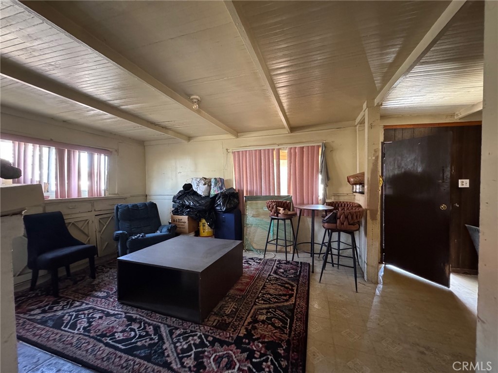 5077 Huntington N Property Photo 10
