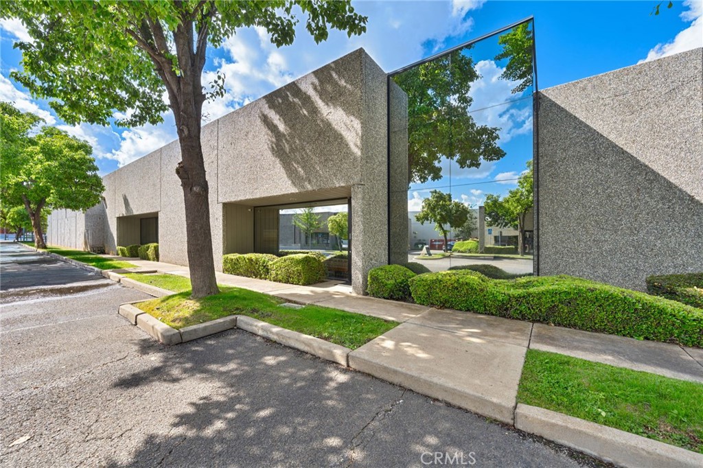 3298 Monier 210 Property Photo 1