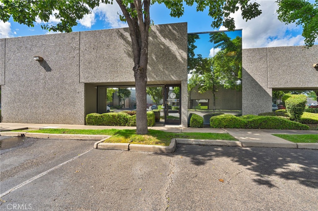 3298 Monier 210 Property Photo 2