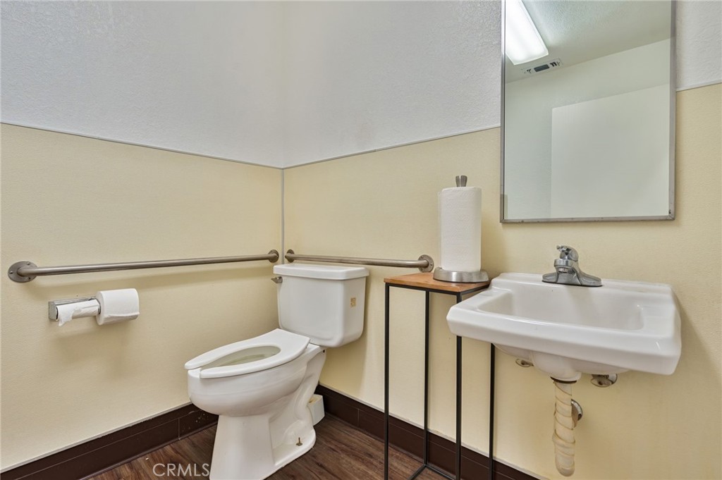 3298 Monier 210 Property Photo 12