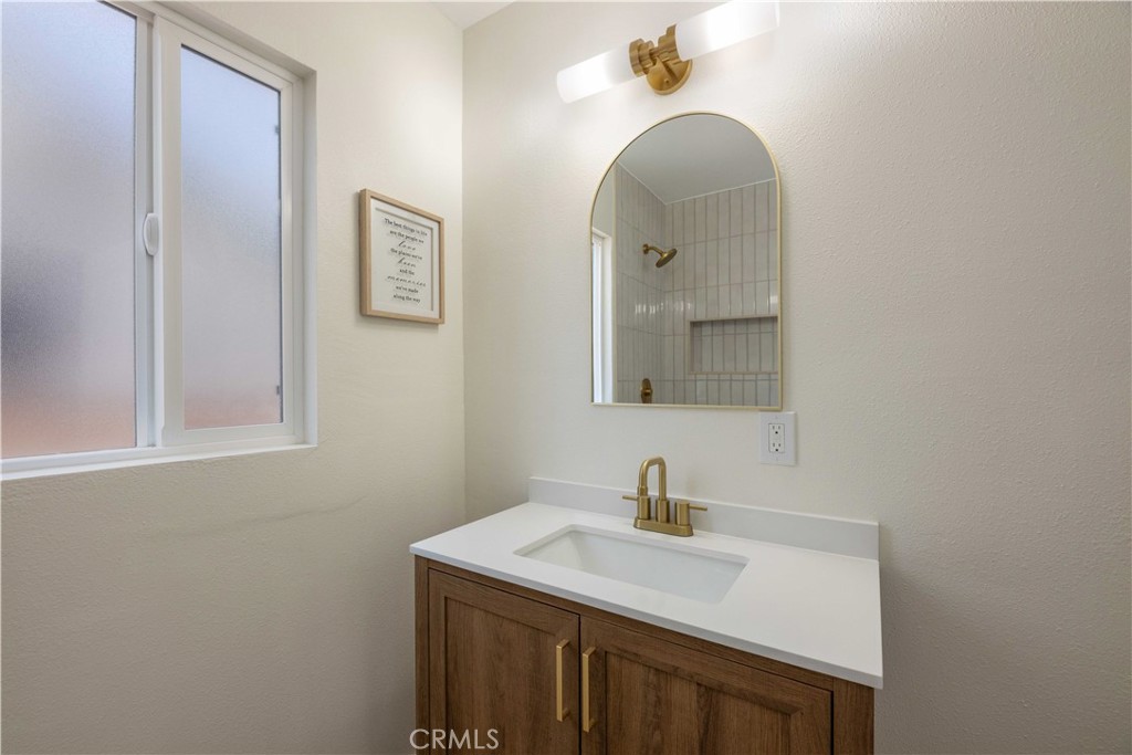 5030 N Lyman Avenue Property Photo 28