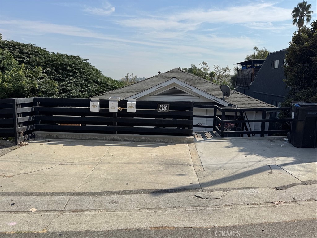 1566 Rollins Property Photo 1