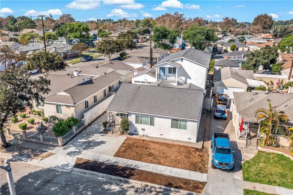 6025 Bellflower Property Photo 1