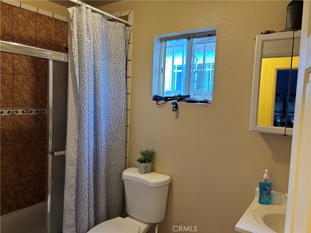 9313 Hickory Property Photo 6