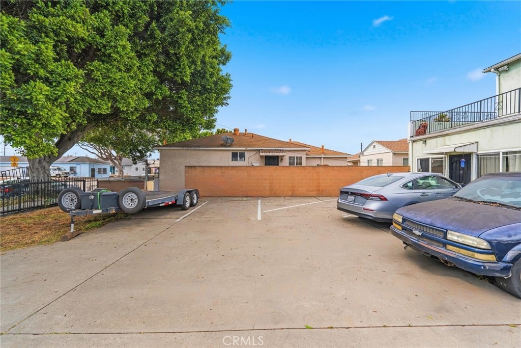 1722 N Wilmington Property Photo 4