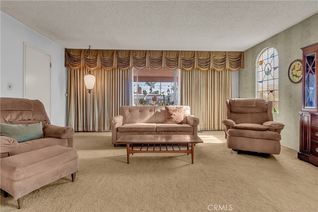 9620 Walnut Street Property Photo 10