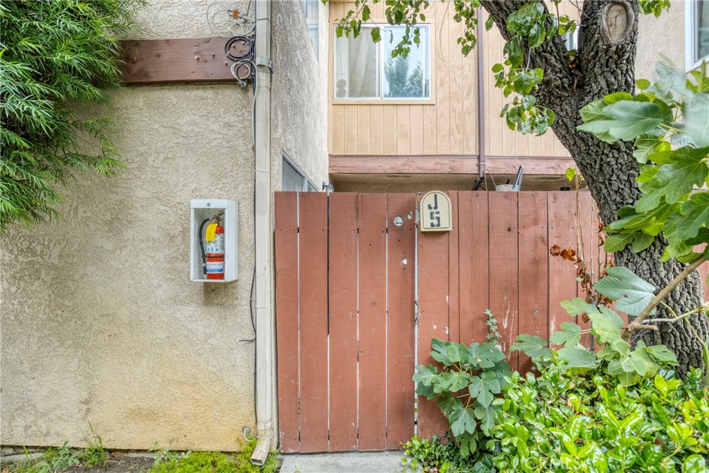 7300 Lennox J5 Property Photo 6