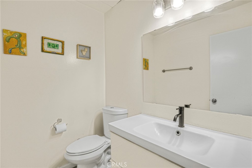 7300 Lennox J5 Property Photo 10