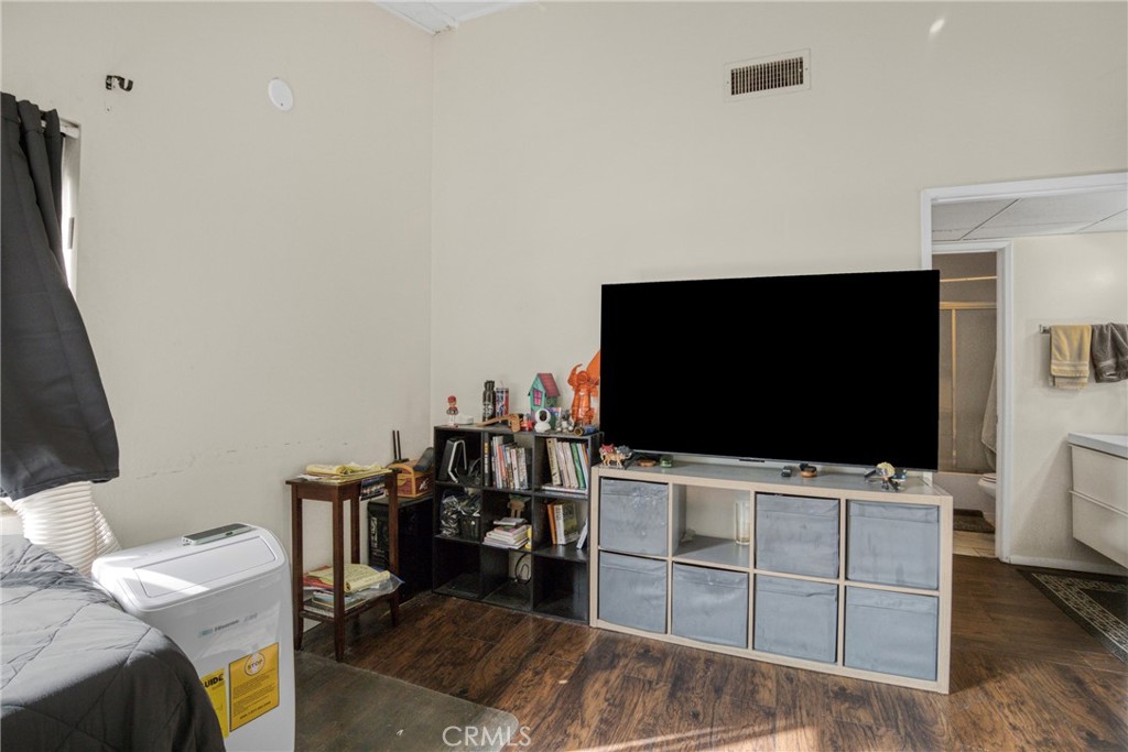 7300 Lennox J5 Property Photo 12