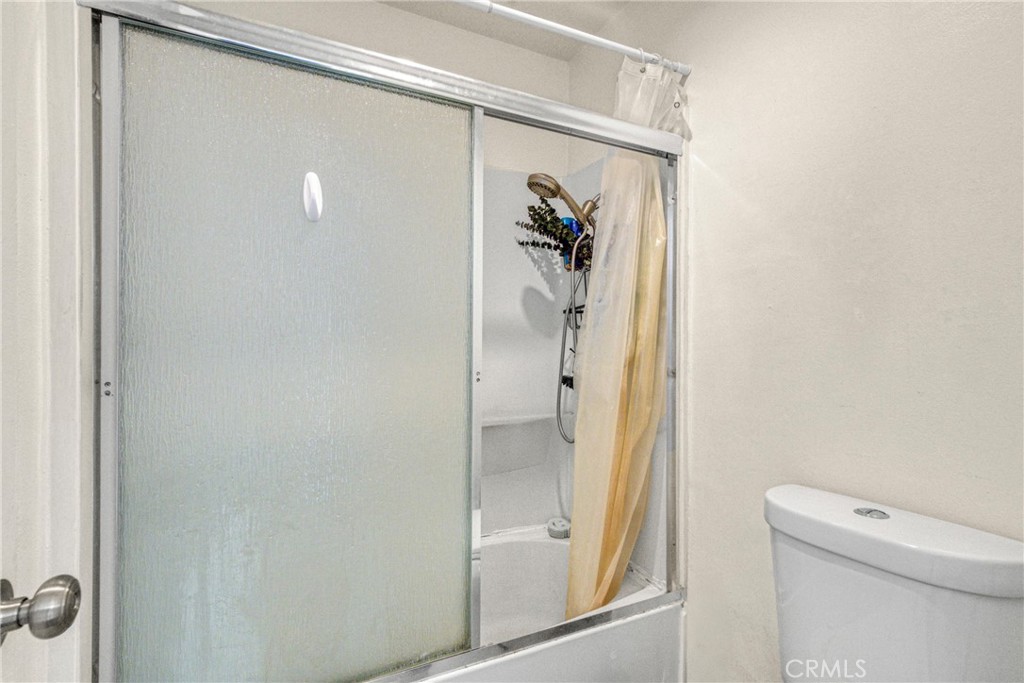 7300 Lennox J5 Property Photo 13