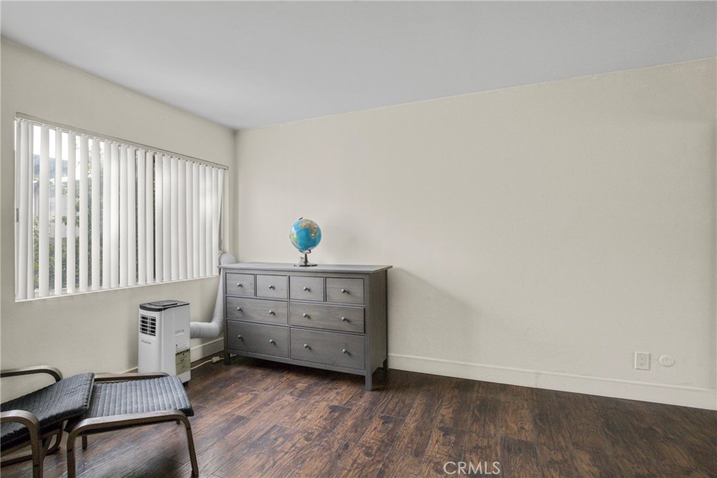 7300 Lennox J5 Property Photo 15