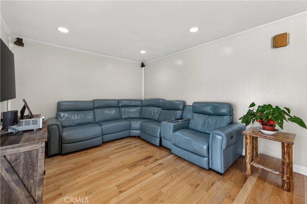16403 Holmes Property Photo 7