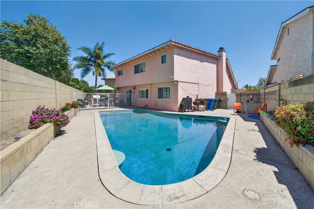 16403 Holmes Property Photo 11