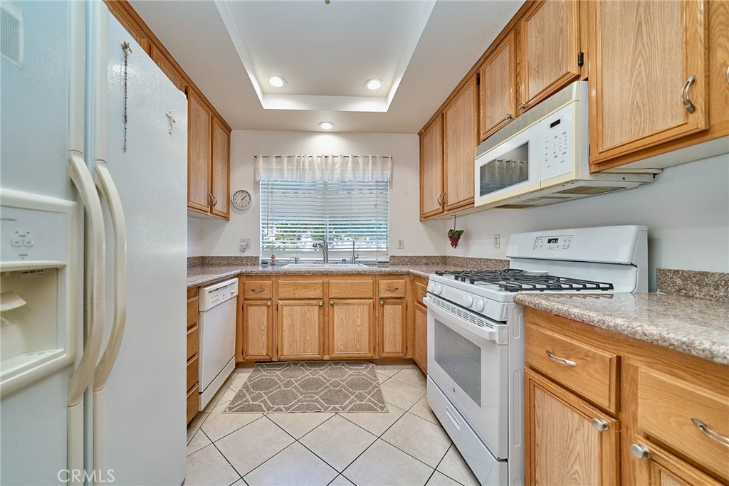9008 Primavera Lane Property Photo 11