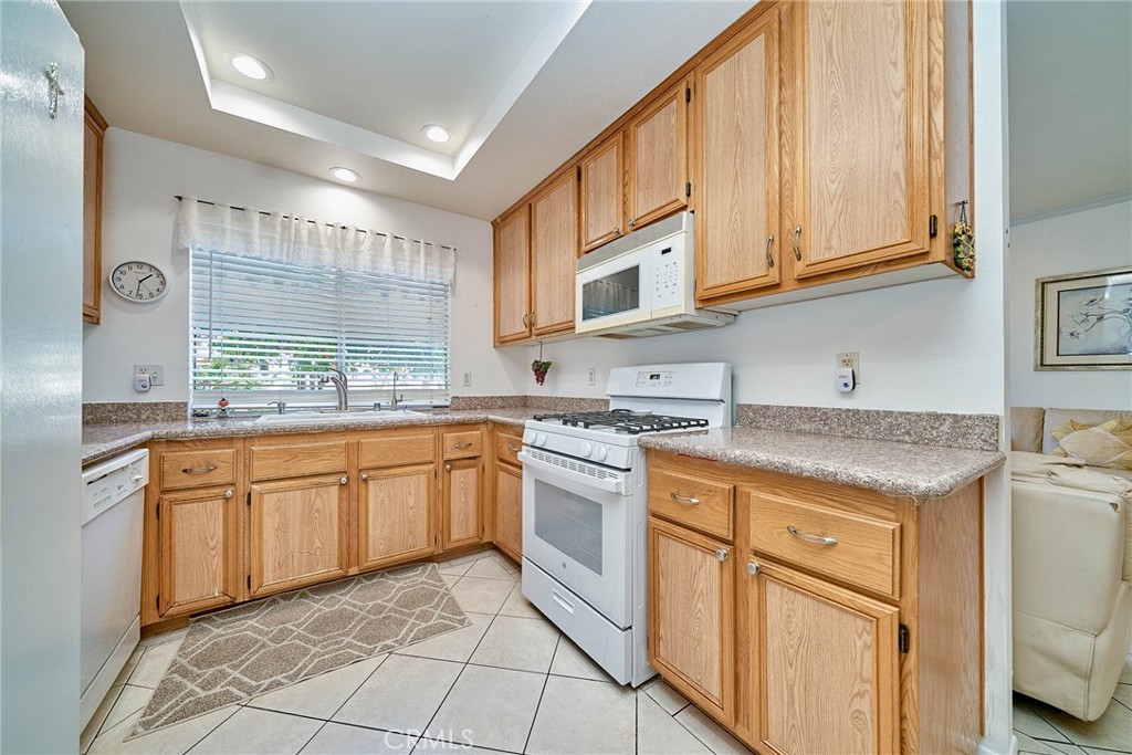 9008 Primavera Lane Property Photo 15