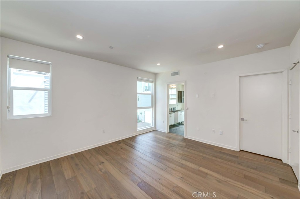1937 Griffith Park Boulevard Property Photo 7
