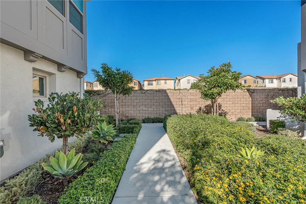 149 E Knox Property Photo 3