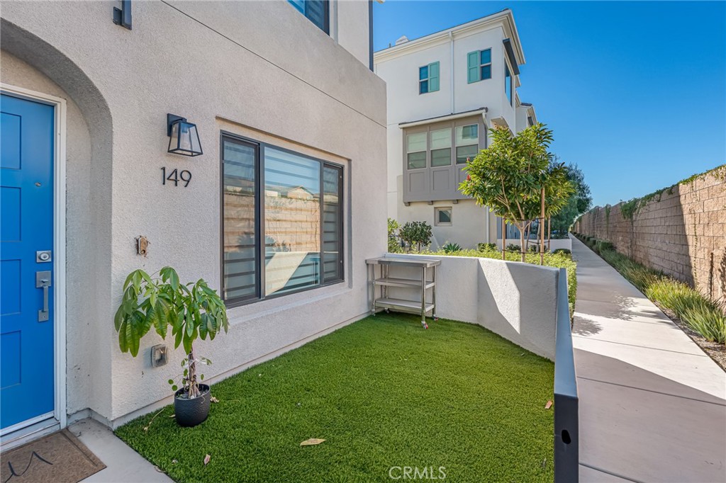 149 E Knox Property Photo 4