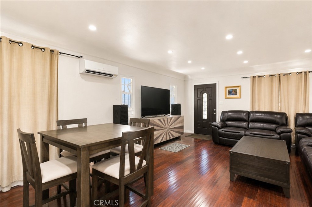 8701 Menlo Property Photo 3
