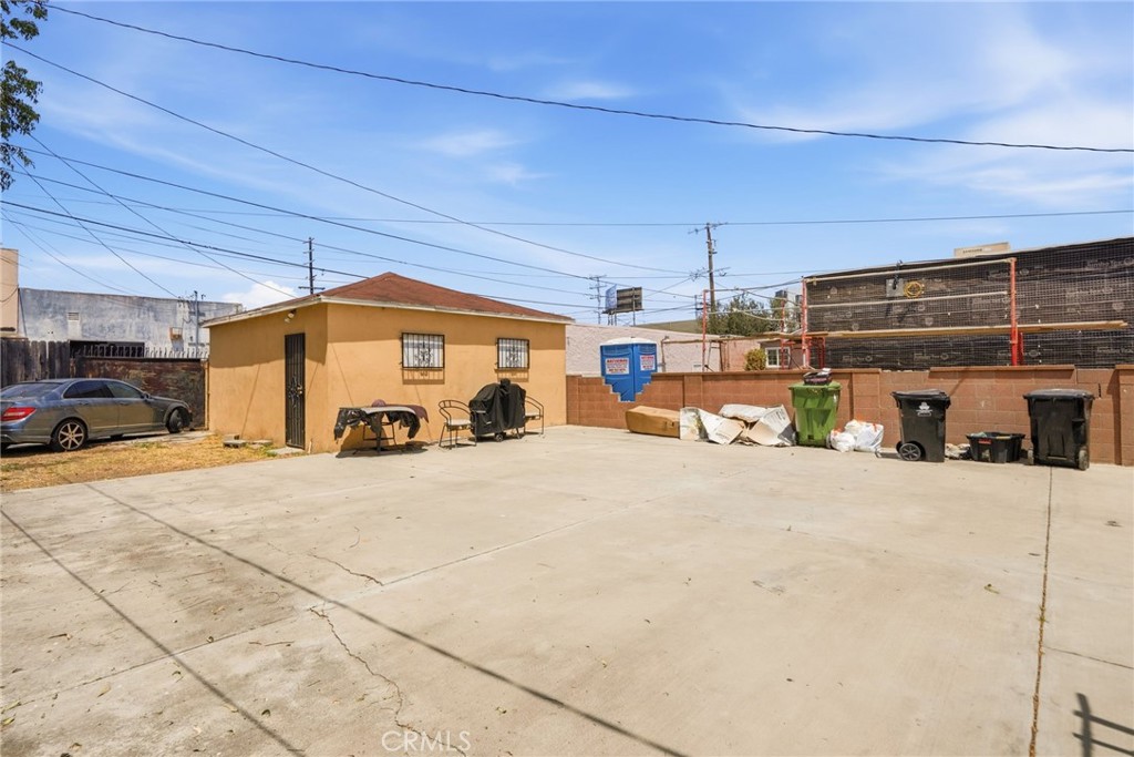 8701 Menlo Property Photo 12