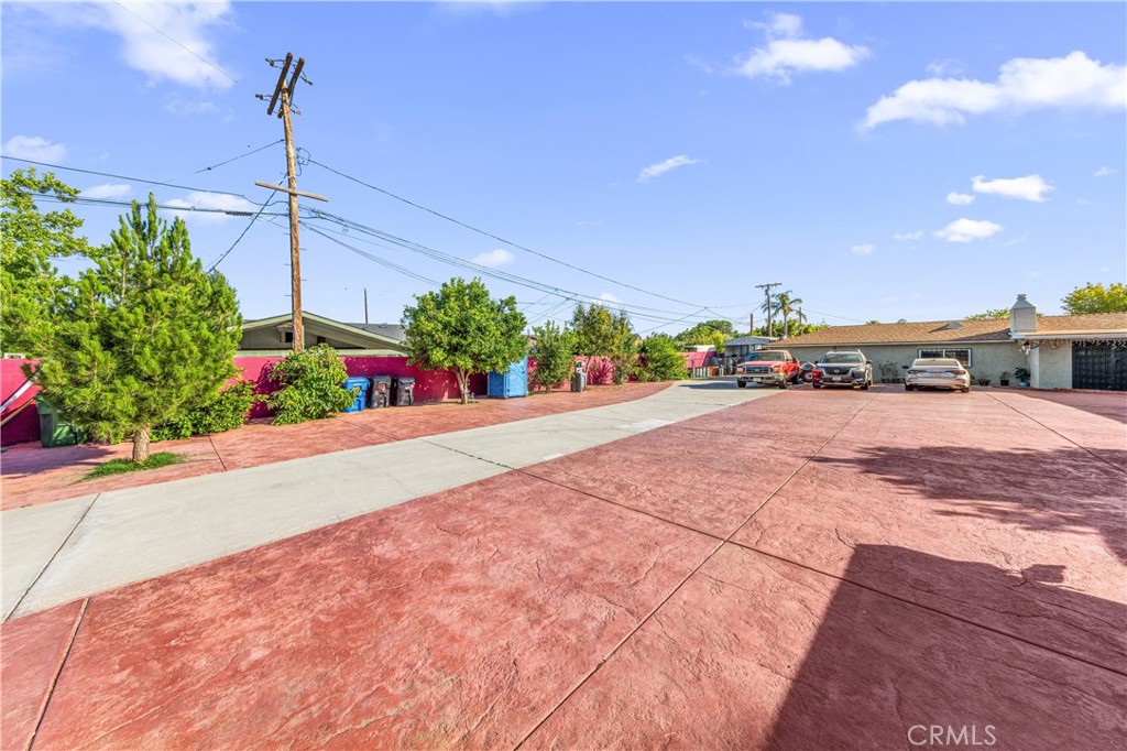 13441 Fenton Property Photo 4