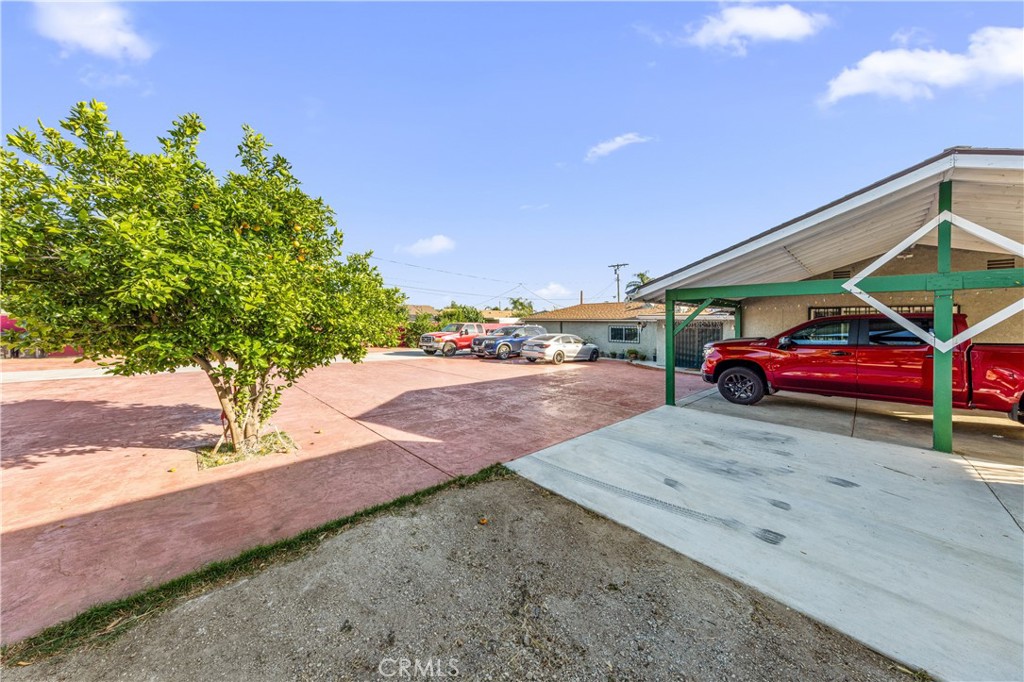 13441 Fenton Property Photo 8