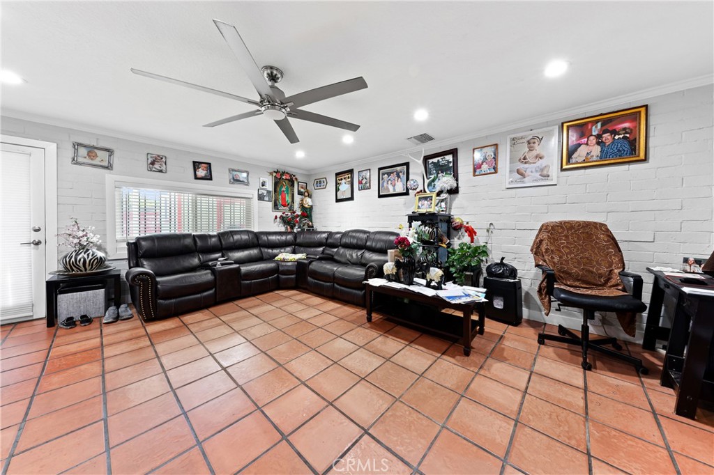 13441 Fenton Property Photo 15