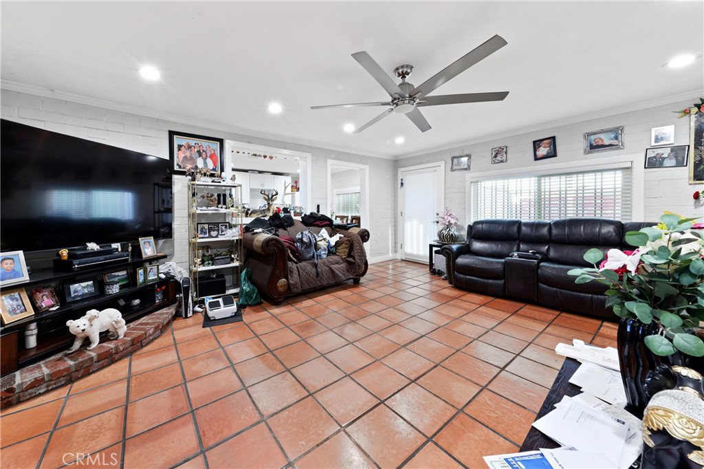 13441 Fenton Property Photo 16