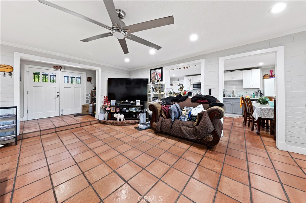 13441 Fenton Property Photo 17