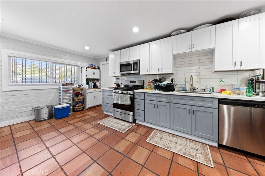 13441 Fenton Property Photo 19